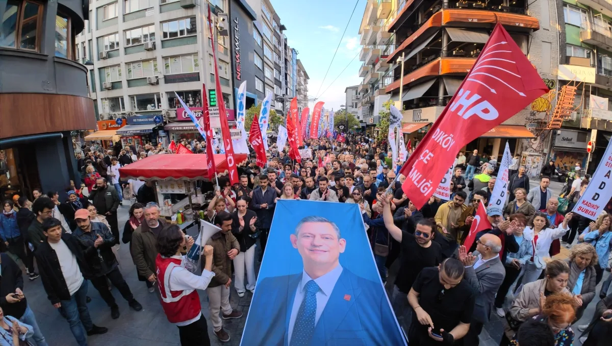 CHP Kadıköy Gençlik Kolları: "Kayyıma ve Saraya Karşı Sokaktayız" CHP Kadıköy Gençlik Kolları: "Kayyıma ve Saraya Karşı Sokaktayız"