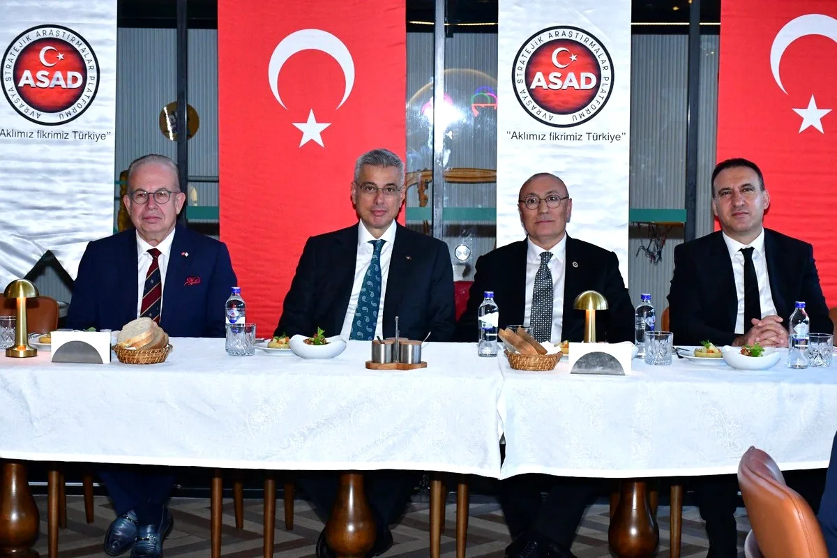 Büyükçekmece'de Sağlık Bakanı Memişoğlu'na Protokol Kancası Büyükçekmece'de Sağlık Bakanı Memişoğlu'na Protokol Kancası