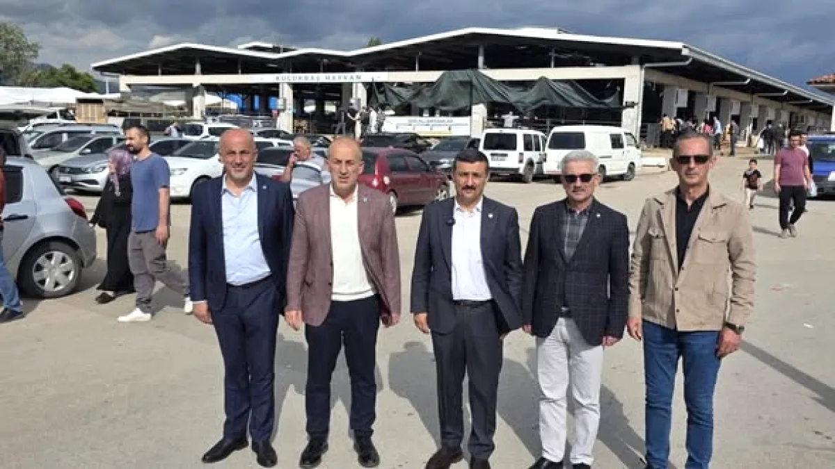 Bursa'da Kurban Pazarında Kira ve Yem Fiyatları İki Katına Çıktı Bursa'da Kurban Pazarında Kira ve Yem Fiyatları İki Katına Çıktı