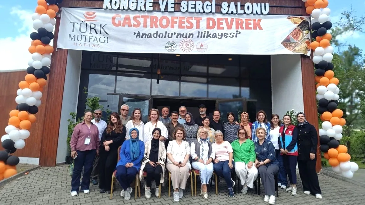 Devrek Baston Park'ta Kültür Şöleni: El Emeği Ürünleri Görücüye Çıktı Devrek Baston Park'ta Kültür Şöleni: El Emeği Ürünleri Görücüye Çıktı