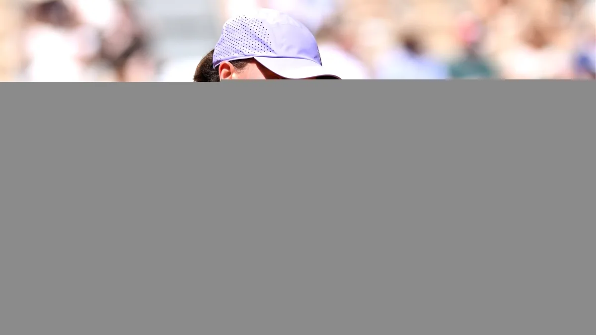 Roland Garros'ta İkinci Tur Heyecanı: Rybakina ve Swiatek Fırtına Gibi Geçti Roland Garros'ta İkinci Tur Heyecanı: Rybakina ve Swiatek Fırtına Gibi Geçti
