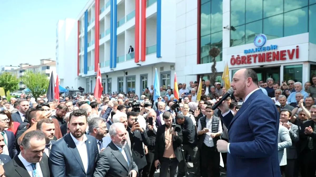 AK Parti'li Büyükgümüş'ten CHP Kurultayına Sert Yanıt AK Parti'li Büyükgümüş'ten CHP Kurultayına Sert Yanıt