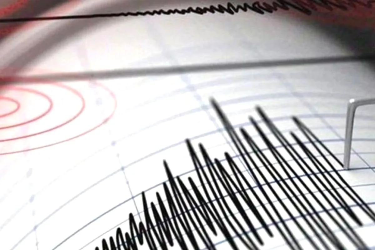 Yalova Açıklarında Peş Peşe 2 Deprem: Marmara Denizi Beşik Gibi Sallandı Yalova Açıklarında Peş Peşe 2 Deprem: Marmara Denizi Beşik Gibi Sallandı