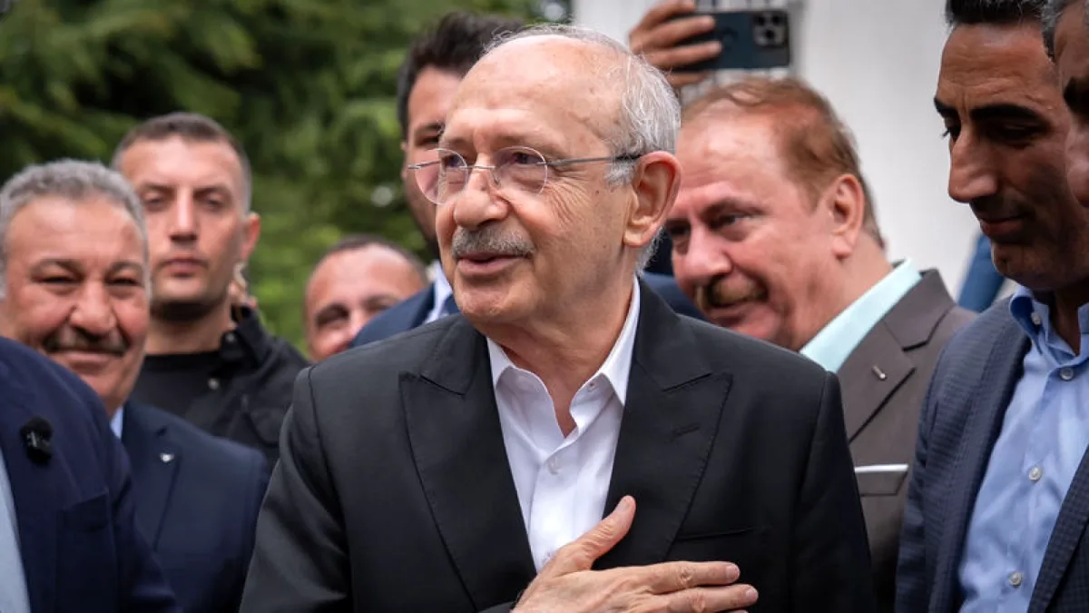 Kılıçdaroğlu'ndan Parti Meclisi Açıklaması: "1 Haziran Kulis Bilgisi" Kılıçdaroğlu'ndan Parti Meclisi Açıklaması: "1 Haziran Kulis Bilgisi"