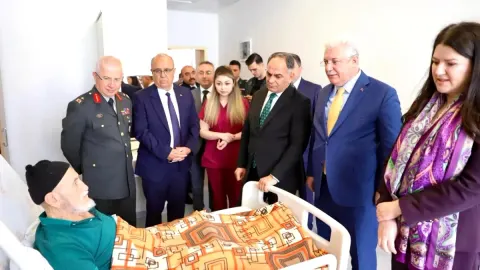 Çankırı Protokolünden Devlet Hastanesine Bayram Ziyareti