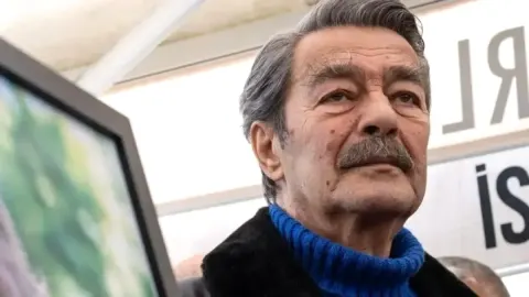 Kadir İnanır'ın Sağlık Durumu: Yoğun Bakım ve Entübe Sürecinde Yeni Gelişme