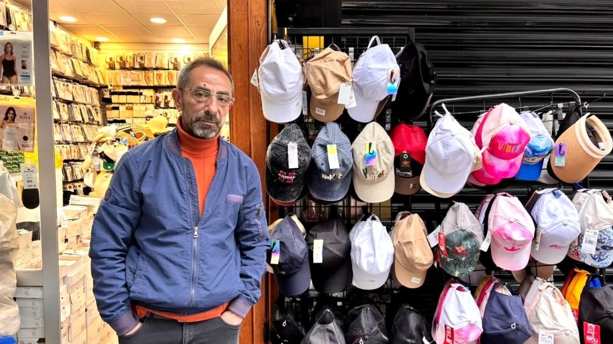 Niğde'de Şapka Satışları Hava Şartlarına Bağlı Niğde'de Şapka Satışları Hava Şartlarına Bağlı