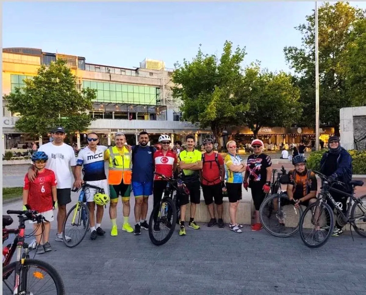 Yalova'da Dünya Bisiklet Günü Coşkusu: Her Yaştan Katılımlı Bisiklet Turu Yalova'da Dünya Bisiklet Günü Coşkusu: Her Yaştan Katılımlı Bisiklet Turu
