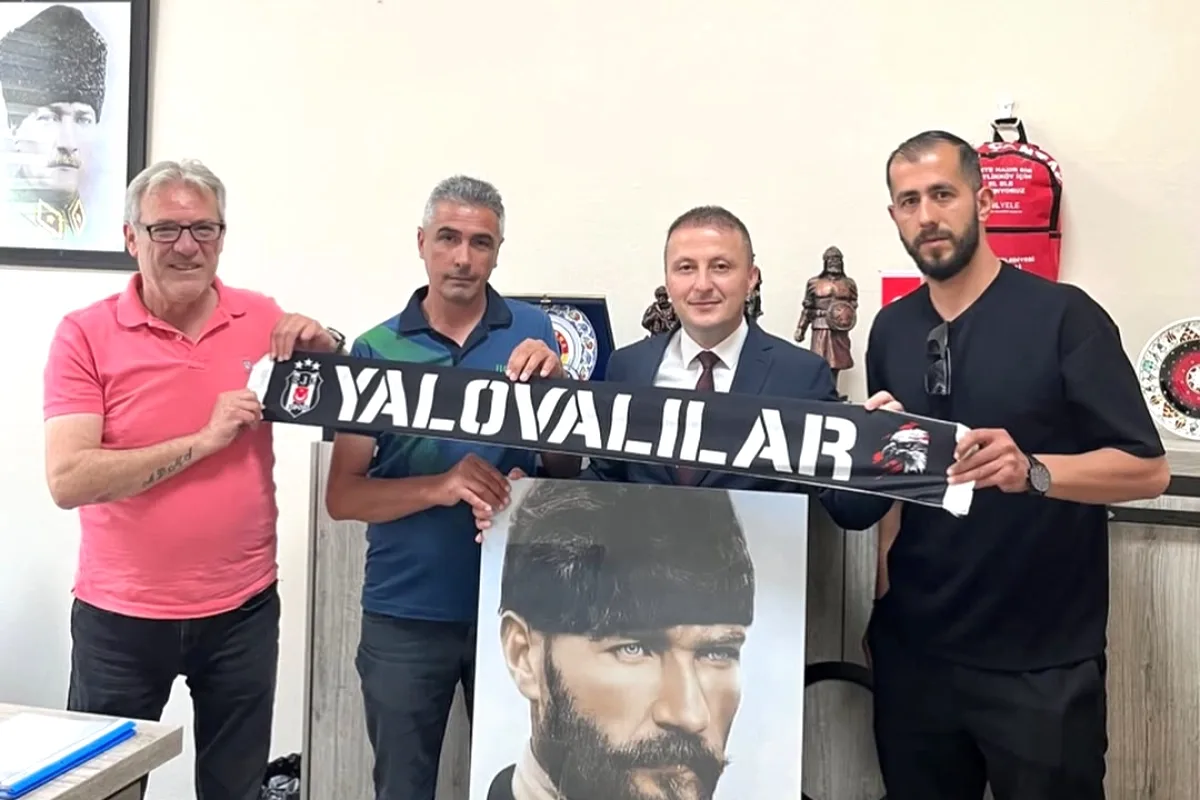 Yalova Beşiktaşlılar Derneği'nden Çiftlikköy Belediyesi'ne Anlamlı Ziyaret Yalova Beşiktaşlılar Derneği'nden Çiftlikköy Belediyesi'ne Anlamlı Ziyaret