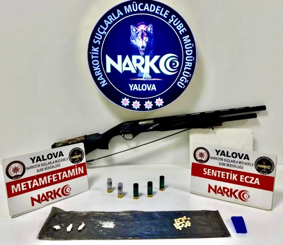 Yalova'da Sokak Satıcılarına Uyuşturucu Operasyonu: 4 Gözaltı Yalova'da Sokak Satıcılarına Uyuşturucu Operasyonu: 4 Gözaltı