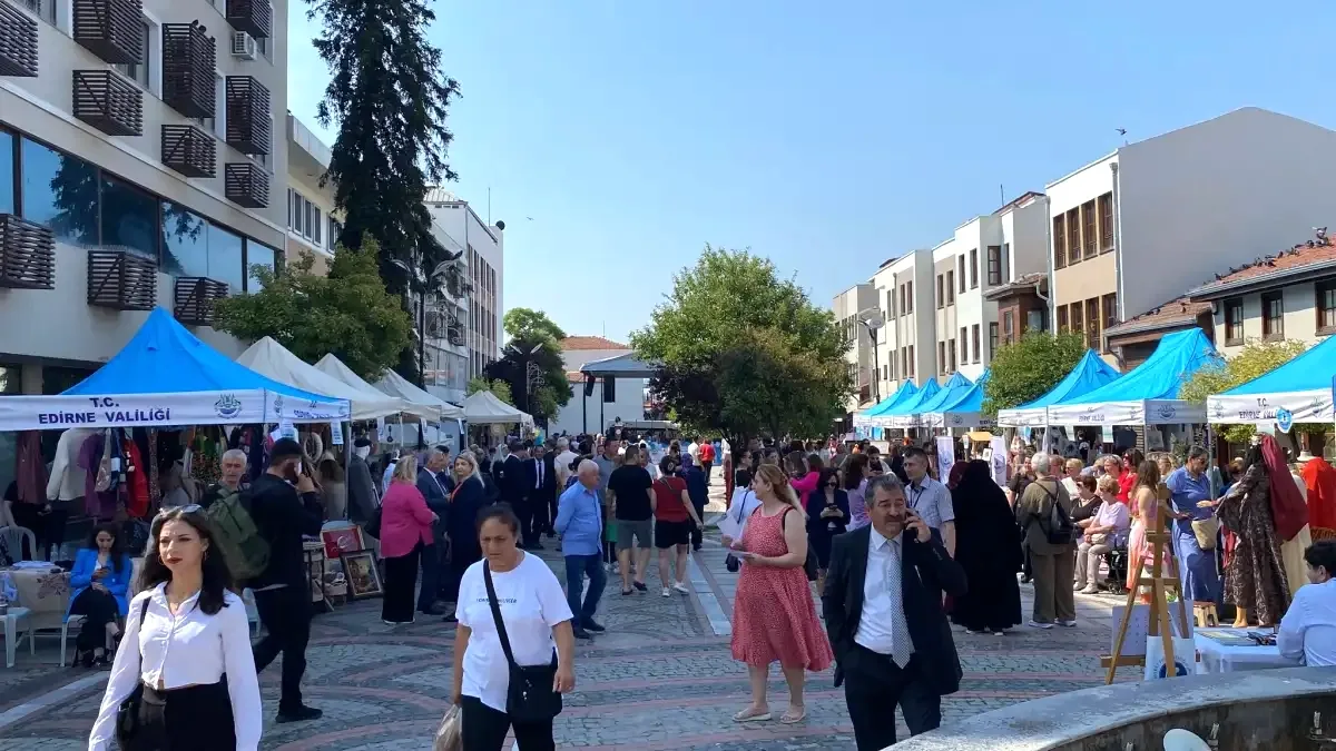 Edirne'de Hayat Boyu Öğrenme Haftası: 54 Bin Kursiyer Eğitimle Buluştu Edirne'de Hayat Boyu Öğrenme Haftası: 54 Bin Kursiyer Eğitimle Buluştu