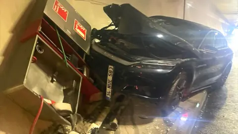 Avrasya Tüneli'nde Otomobilin Yangın Panosuna Çarpması Sonrası Su Sızıntısı Açıklaması