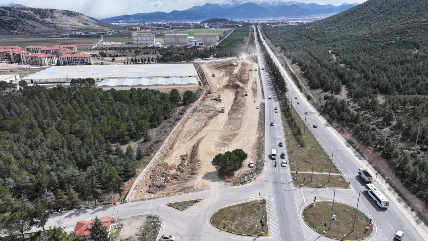Isparta'da Dev Hamle: 160 Bin Tonluk Su Deposu ve Kaykay Pistleri Geliyor Isparta'da Dev Hamle: 160 Bin Tonluk Su Deposu ve Kaykay Pistleri Geliyor