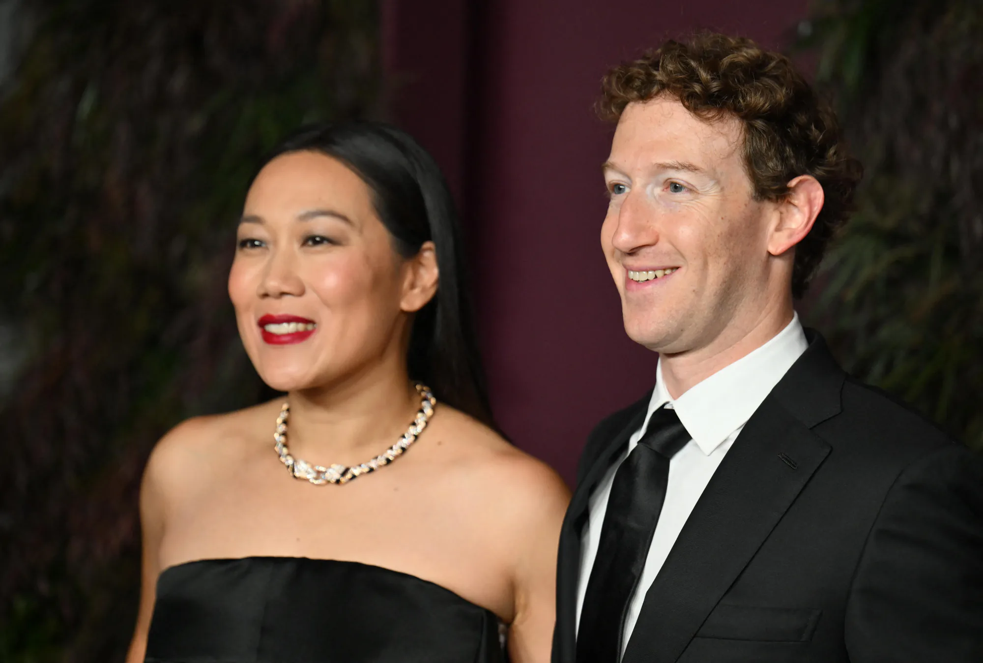 Google DeepMind, Meta ve Isomorphic Labs, Zuckerberg'ın 'Sanal Hücre' Projesi İçin 300 Milyon Dolar Yatırıyor Google DeepMind, Meta ve Isomorphic Labs, Zuckerberg'ın 'Sanal Hücre' Projesi İçin 300 Milyon Dolar Yatırıyor