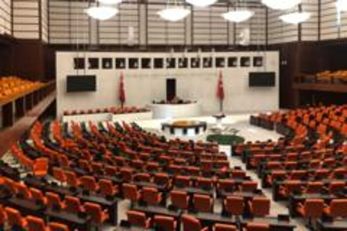 TBMM'de Cinsel İstismar Davasında Karar: 4 Sanığa Hapis Cezası TBMM'de Cinsel İstismar Davasında Karar: 4 Sanığa Hapis Cezası