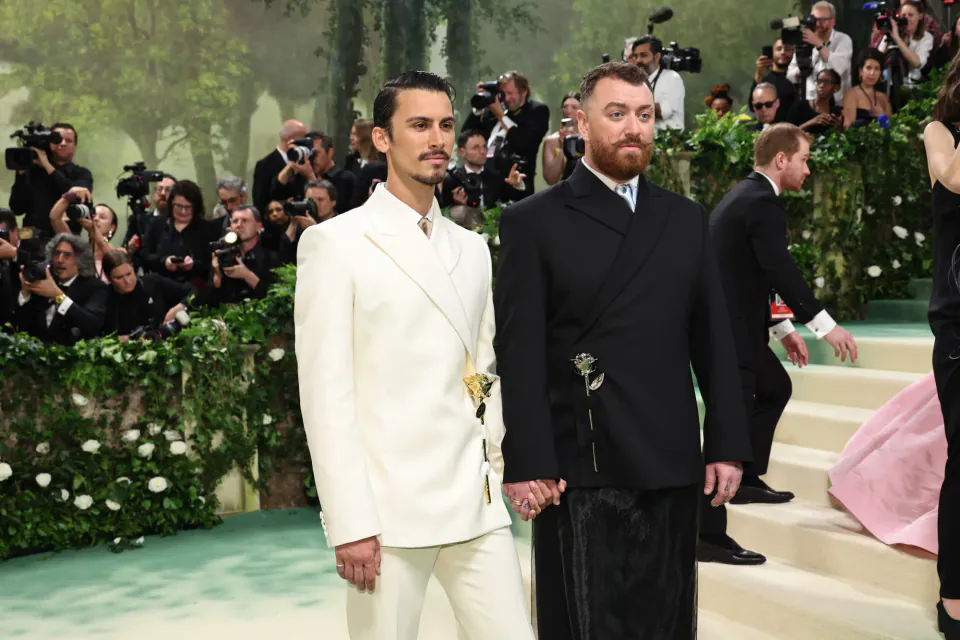 Sam Smith ve Christian Cowan Nişanlandı: Sanat ve Kimlik Yolculuğu görseli