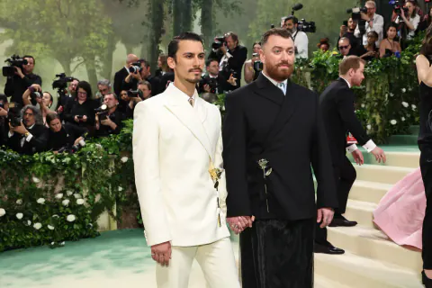 Sam Smith ve Christian Cowan Nişanlandı: Sanat ve Kimlik Yolculuğu