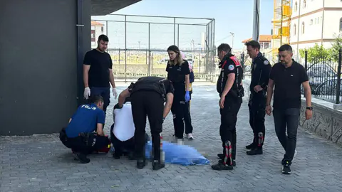 Kütahya'da balkondan düşen Alzheimer hastası yaşlı kadın hayatını kaybetti