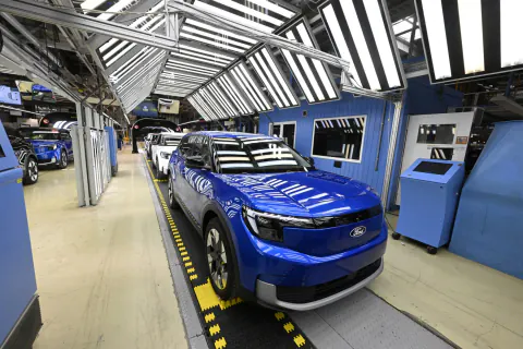 Ford'dan AI Hatası Sonrası Geri Dönüş: İşten Çıkarılan Mühendisler Yeniden İşe Alınıyor
