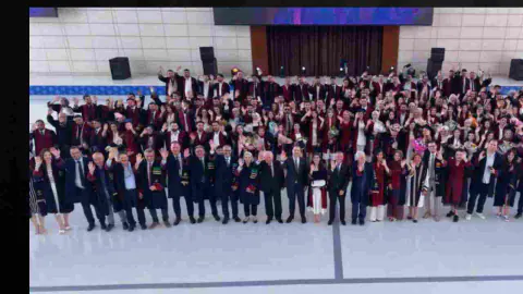 Hasan Kalyoncu Üniversitesi'nde Mezuniyet Coşkusu: 1 Bin 878 Öğrenci Diplomasını Aldı