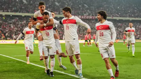 Belçika - Türkiye Maçı Saat Kaçta, Hangi Kanalda? Stadı, Muhtelem 11'ler ve Hakem