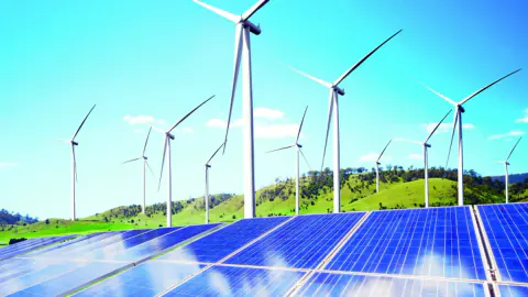Türkiye'nin Enerji Dönüşümü: Kurulu Güçte Rekor ve İzmir'de Kesintiler