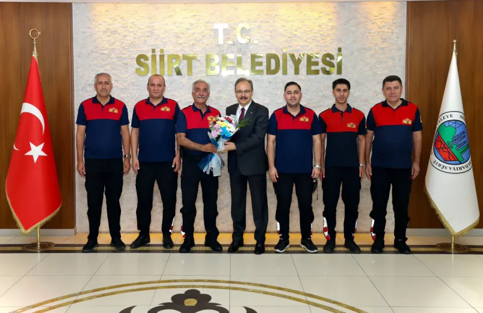 Siirt Valisi Kızılkaya, İtfaiye Haftası'nda ekipleri ziyaret etti: Su altı kurtarma takımı kuruldu görseli