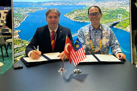 Yalova Üniversitesi EAIE 2026'da uluslararası ağını genişletti: Çok taraflı MoU imzalandı