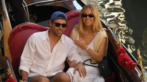 Scooter Braun ve Sydney Sweeney Venedik'te: Gondol Kareleri İlişki Spekülasyonlarını Ateşledi