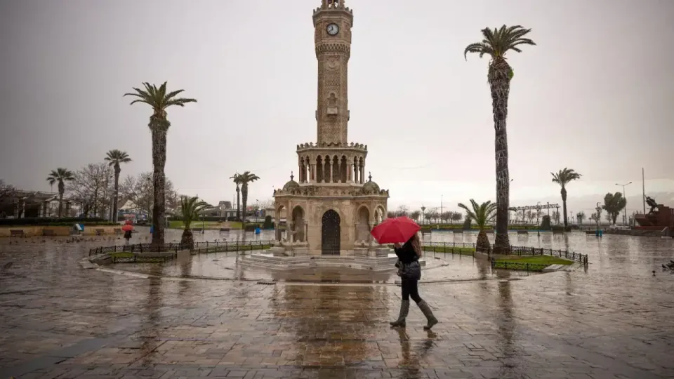 İzmir'de gök gürültülü sağanak uyarısı: Yağışlar 2 Ekim'e kadar etkili olacak görseli
