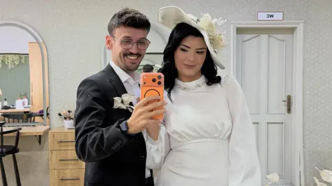 Hanife Gürdal ve Okan Kurt Evlendi: Sürpriz Nikahla Mutluluğa Yelken Açtılar
