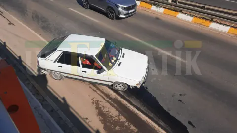 Şanlıurfa Abide Kavşağı Tünel Girişinde Kaza: 2 Kişi Ucuz Kurtuldu