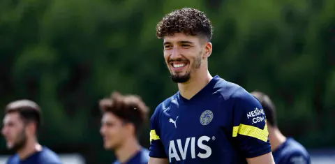 Beşiktaş Kalesinde Büyük Değişim: Altay Bayındır Gündemde, Ersin'e Göztepe Kapıda