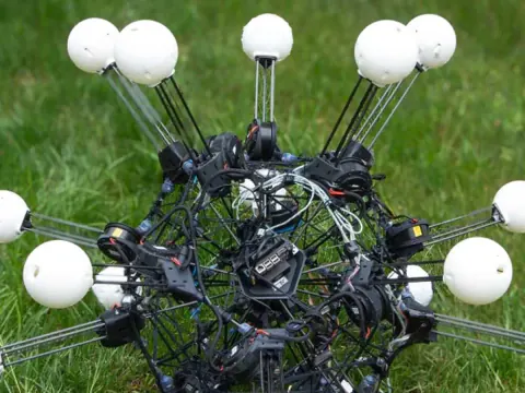 Duke Üniversitesi'nden Devrim: 20 Bacaklı Robot Argus Ezberleri Bozuyor