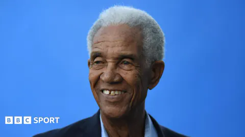 Kriket Dünyasında Yas: Efsanevi Sir Garfield Sobers 89 Yaşında Vefat Etti