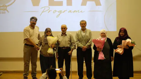 Adana'da Eğitimci Yaşar Çıraklı İçin Görkemli Veda: SAKİDER'den Vefa Programı