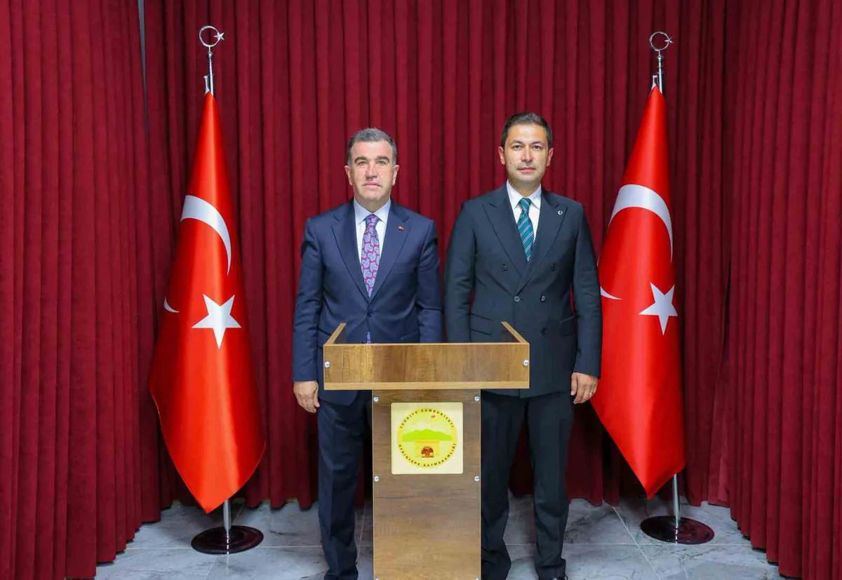 Bayburt Valisi Eldivan'dan Aydıntepe Kaymakamı Deniz Yıldırım'a Ziyaret Bayburt Valisi Eldivan'dan Aydıntepe Kaymakamı Deniz Yıldırım'a Ziyaret