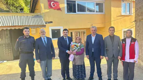 Türkeli'de şehit Recep Çetin'in 29. yıldönümünde annesi Emine Çetin'e vefa ziyareti