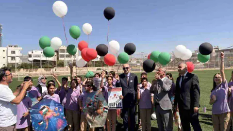 Araban'da binlerce uçurtma Gazze'nin çocukları için gökyüzünü boyadı