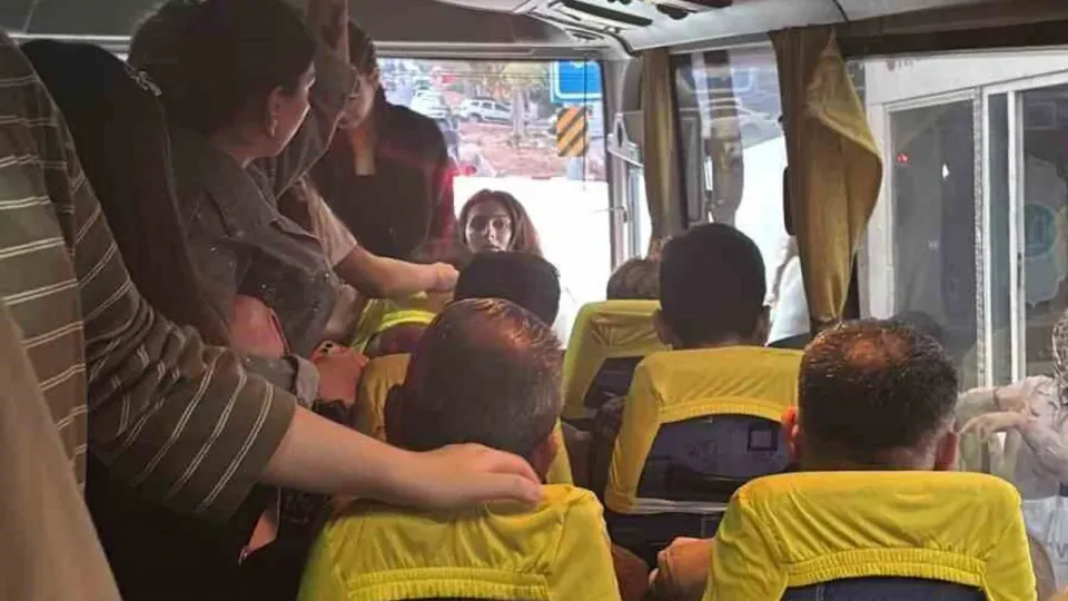 Bilecik'te midibüste balık istifi yolculuk: Yolcular nefes alamadı görseli
