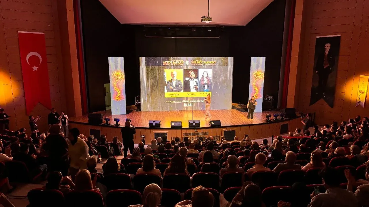 27. Altın Safran Belgesel Film Festivali'nde Ödüller Sahiplerini Buldu 27. Altın Safran Belgesel Film Festivali'nde Ödüller Sahiplerini Buldu