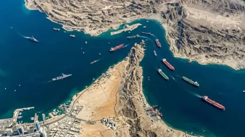 ABD Ordusu İran Deniz Ablukası Kapsamında 12 Geminin Rotasını Değiştirdi