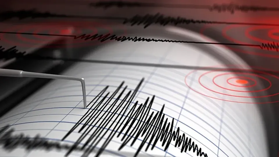 Akdeniz'de Korkutan Deprem: Datça Açıklarında 4.9 Büyüklüğünde Sarsıntı görseli