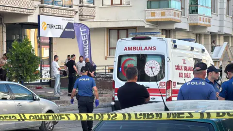 Hırdavat Dükkanında Çıkan Tartışma Kanlıya Dönüştü: Amca Yeğenini Silahla Öldürdü Hırdavat Dükkanında Çıkan Tartışma Kanlıya Dönüştü: Amca Yeğenini Silahla Öldürdü