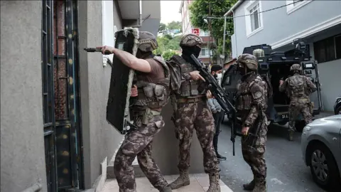 11 İlde Organize Suç Örgütlerine Dev Operasyon: 51 Gözaltı