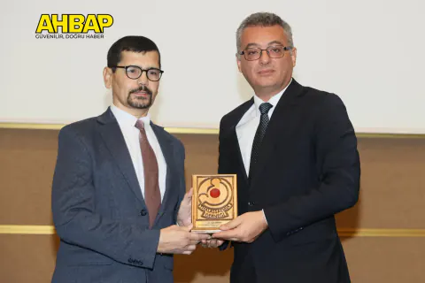 Ahbap Derneği'nin Dijital Dayanışma Modeli ve Sosyal Etkileri