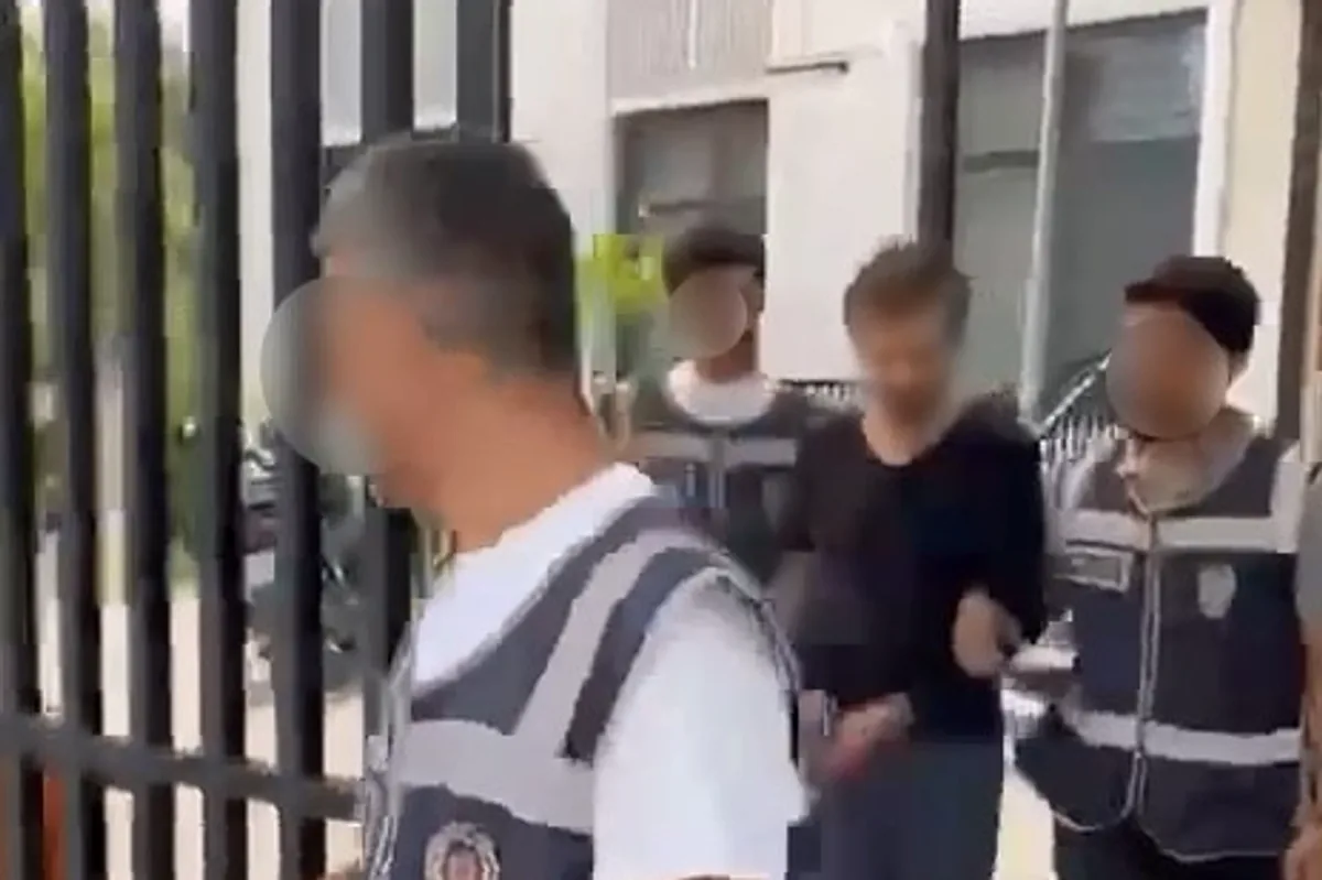 Bursa'da Aranan 4 Şüpheli Yakalandı: Farklı Suçlardan Hapis Cezaları Var Bursa'da Aranan 4 Şüpheli Yakalandı: Farklı Suçlardan Hapis Cezaları Var
