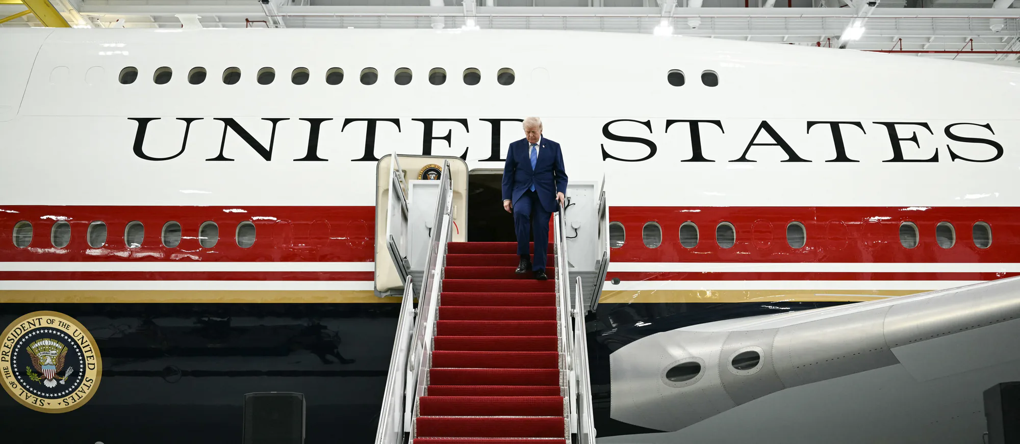 Trump Yönetimi ve New York Times Arasındaki 'Gazeteci Kaynak' Savaşı Trump Yönetimi ve New York Times Arasındaki 'Gazeteci Kaynak' Savaşı