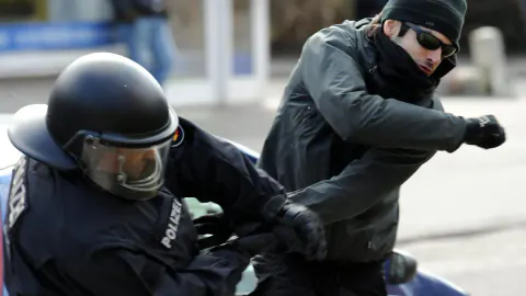 Bavyera'da Güvenlik Alarmı: Polis ve Kamu Görevlilerine Yönelik Şiddet Artıyor