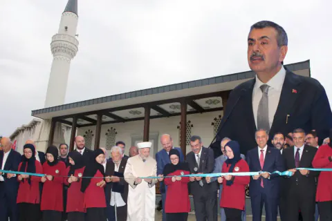 Bakan Tekin Yalova İmam Hatip Külliyesi'ni Açtı: PISA'da Tarihî Başarı Vurgusu